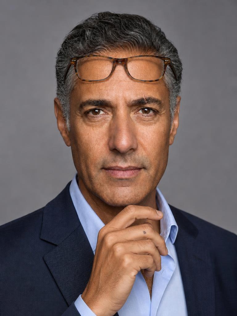 Dr. Alistair Graham